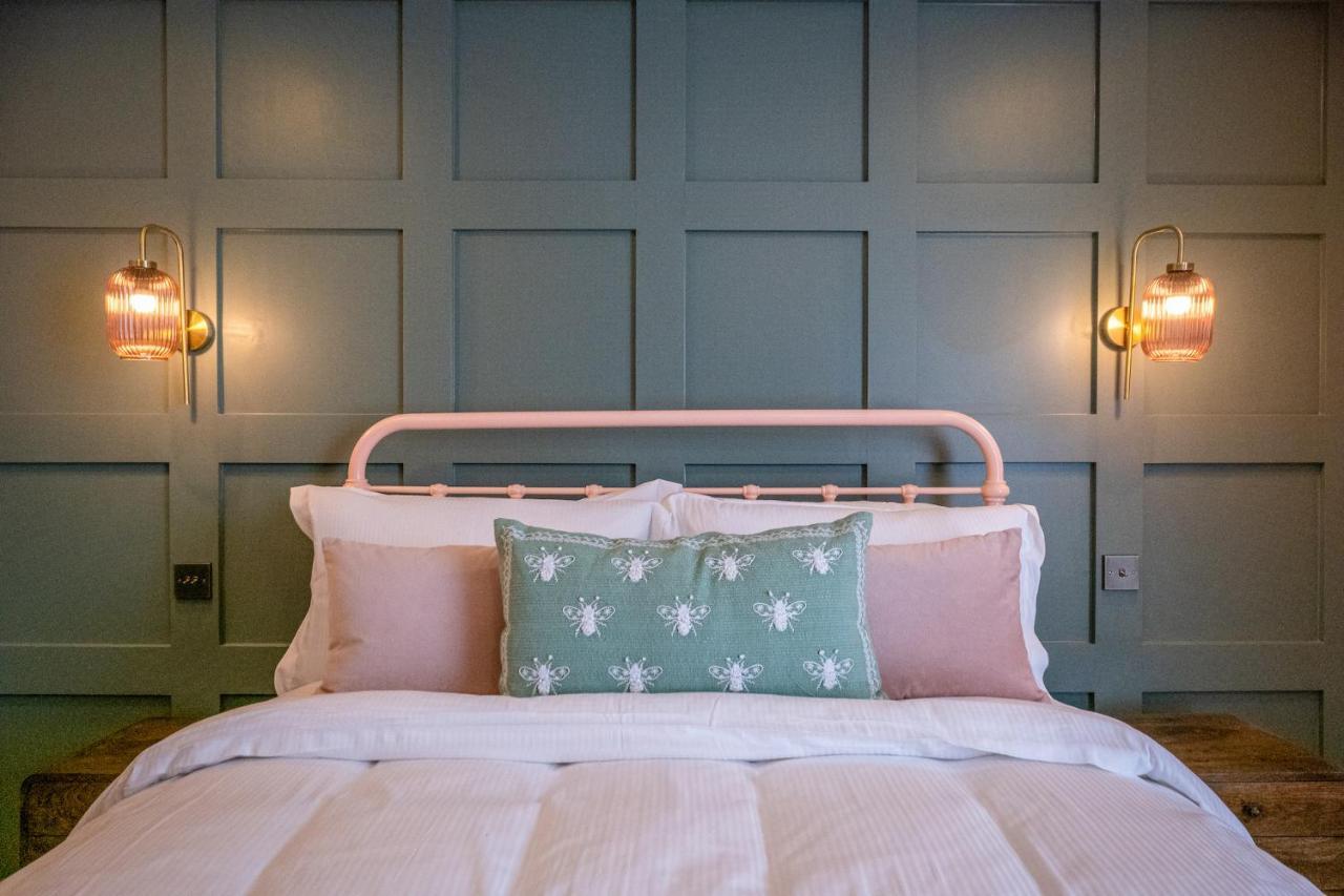 The Sheep And Penguin Hotel Wells Luaran gambar